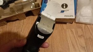 Машинка для стрижки волос Philips.