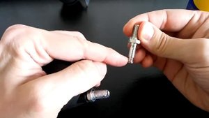 Как разобрать колесики офисного стула и вытащить втулку держатель