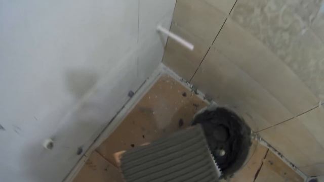 Скоростная укладка плитки в ванной!!! ванна за 6 ЧАСОВ!!! смотреть онлайн