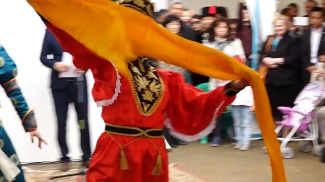 Калмыки-буддисты в Москве смотреть онлайн