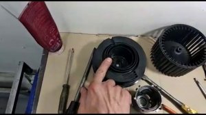 Вентилятор Ниссан Лиф разборка и смазка подшипников.mp4