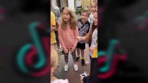 Даня Милохин позвонил своей маме