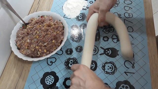 Манты. Самый лучший рецепт!!! Секретный ингредиент в тесте и в фарше!!! Соус!!! Пальчики оближешь!! смотреть онлайн