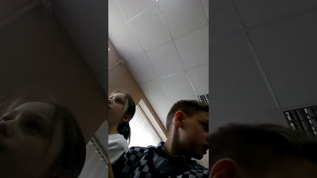 Когда Олег сидит и смотрит на монитор смотреть онлайн