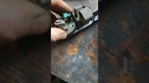Как снять ручку на мазда 6'