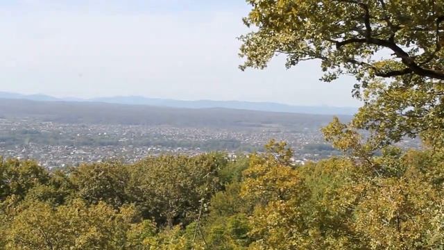 Апшеронск  с высоты  горы Шахан. Светлая,  очень красивая музыка Сергея  Чекалина.