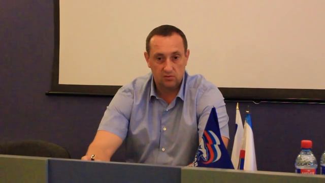 Глава Судака Владимир Серов о "фотографах с обезьянками" смотреть онлайн