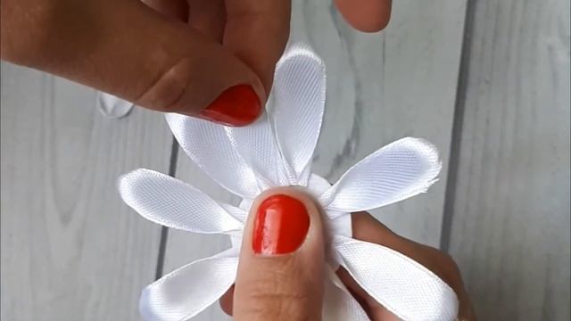 Украинский венок МК Канзаши ЧАСТЬ 2. Ukrainian wreath MK Kanzashi PART 2. смотреть онлайн