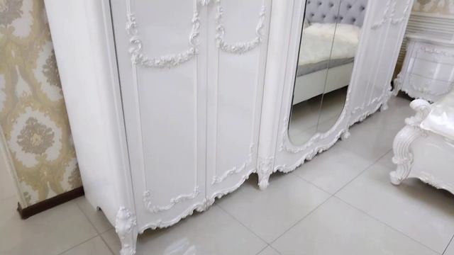 Спальня Эмели в белом глянце от фабрики Фортуна .