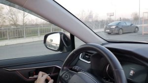 Как подключить видеорегистратор. Протяжка кабеля через левую стойку RAV4 2020