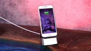 Док - беспроводная зарядка Momax