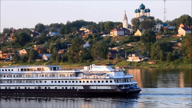 Пассажирский теплоход Генерал Лавриненков в Тутаеве 5 06 2019г смотреть онлайн