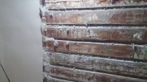 Очистка старых бревенчатых стен