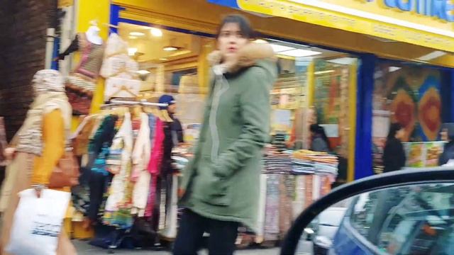 Southall, London - LITTLE INDIA? - Driving through Southall смотреть онлайн