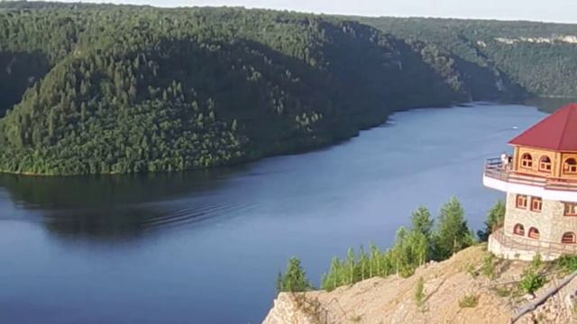 "Ласточкино гнездо" на Юмагузинском водохранилище