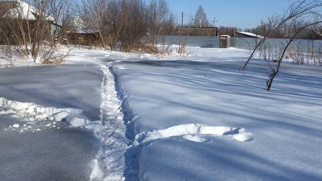 Посыпаем снег дробленным углем смотреть онлайн