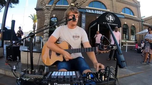 Рейнхард Бах.Уличный музыкант из ЮАР.Выступление на улицах Кейптауна 2023 год.