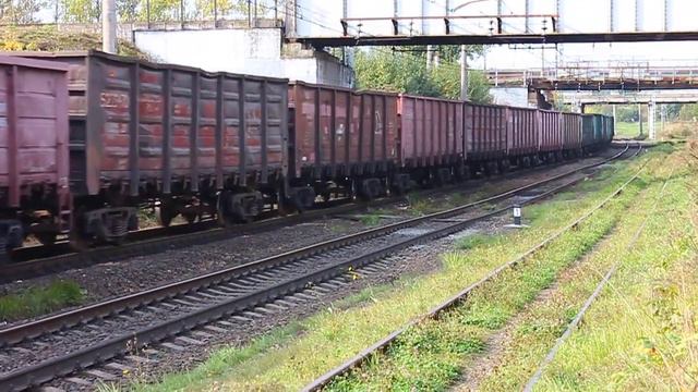 2ЭС4К-016 (РЖД/Окт, ТЧ-21 Волховстрой) с небольшим грузовым поездом