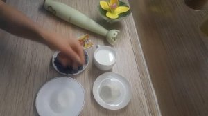 Молочный смузи с ягодами