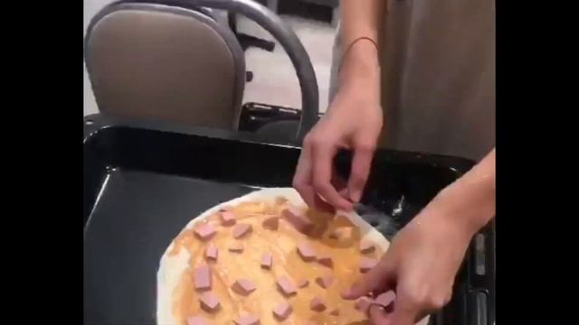 Наш день с мамой,приготовили пиццу??? Долгожданный влог? смотреть онлайн