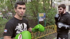 Смена стойки с атакой. Урок тайского бокса Серек Уразов город Дзержинский (м о).