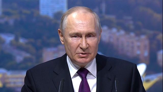 Владимир Путин выступил на Евразийском экономическом форуме