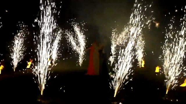 Пиротехническое шоу от Протуберанс!Арка и круг из фонтанов! смотреть онлайн