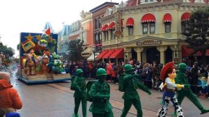 Disneyland Paris Disney Magic on Parade - Вечернее шоу в Диснейленде Париж
