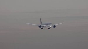 Посадка Boeing 787 Qatar Airways в аэропорту Шереметьево. Рейс Доха-Москва.