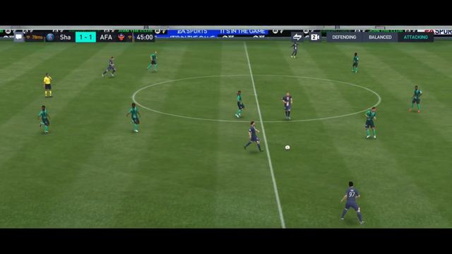 FIFA MOBILE Epic Showdown: FIFA Mobile Battle - Paris Saint-Germain, Claude Makelele vs Pele
