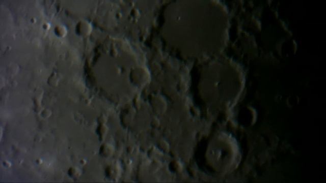 The Moon at x500 magnification! Луна в х500 кратном приближении! смотреть онлайн
