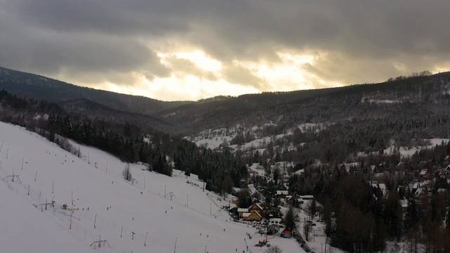 Охотясь на волка, мужчина не мог и подумать, что с ним случится смотреть онлайн