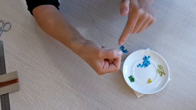 #цветысвоимируками DIY flowers Незабудки из бисера и пайеток