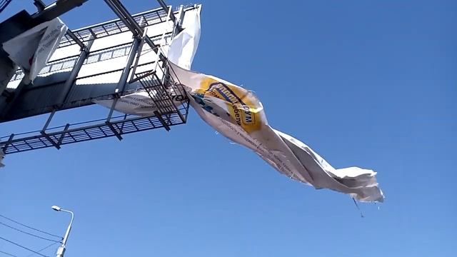 Сильный ветер в Волгограде весной Strong wind in Volgograd in spring 봄에 볼고그라드의 강한 바람 伏尔加格勒春天的大风 春のヴ смотреть онлайн