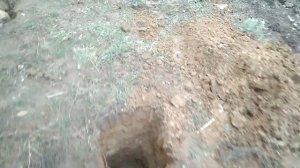 Копаем ямки, для бетонирования круглых столбов