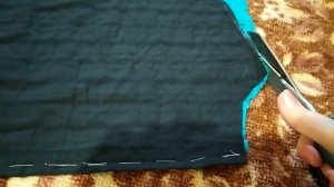 Простой способ обработки горловины в платье из гипюра