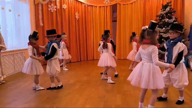 Снеговики и Снеговички смотреть онлайн