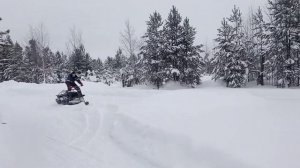 пробный выезд.двухгусеничный мотобуксировщик мужик с самодельным однолыжным модулем.