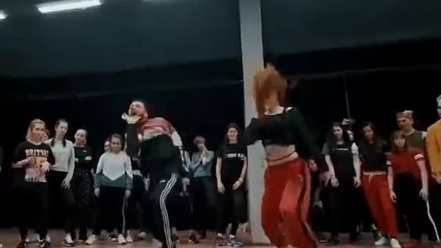 Тансует все песня украинская плакала смотреть онлайн