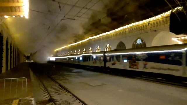 Поезд деда мороза из Великого Устюга в Санкт-Петербурге на станции Новый Петергоф, 7.01.2023 смотреть онлайн