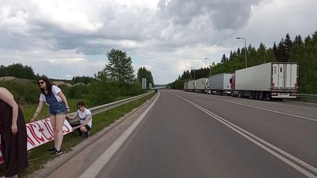 ЛАГЕРЬ ГОТОВИТСЯ К НОЧЁВКЕ // День второй смотреть онлайн