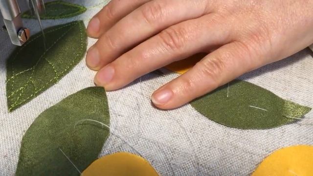 Оздоблення скатертини технікою аплікація