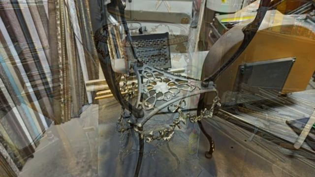 Реставрация антикварного столика с заменой столешницы в мастерской "Три Художника"