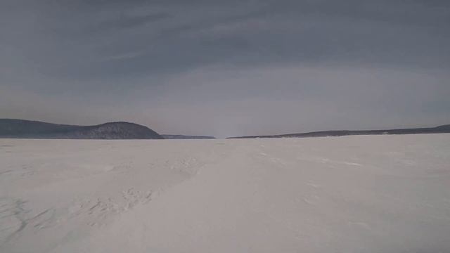 По льду Ангары на Восход 3М смотреть онлайн