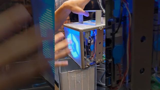 A Kubernetes Cluster inside an old G4 Power Mac? смотреть онлайн