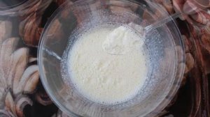 Вот что я делаю со слегка прокисшей сметаной