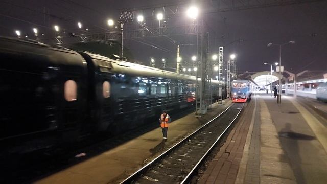 Ночной Экспресс! Отправление ЭП2К-376 с фирменным поездом №121/122 Москва - Санкт-Петербург! смотреть онлайн