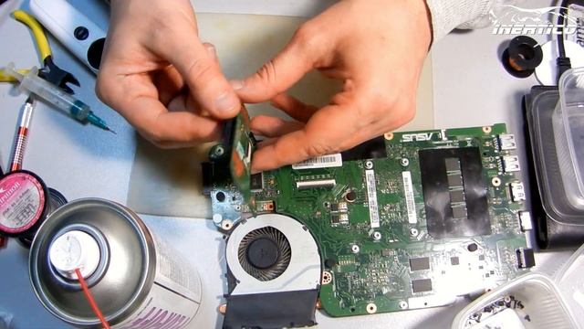 Ремонт Asus X555 - Восстанавливаем коннектор смотреть онлайн