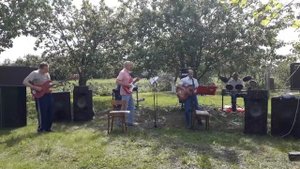 ВИА  Бирючане. Здравствуй  девушка  ночь . Запись с  телефона , репетиция