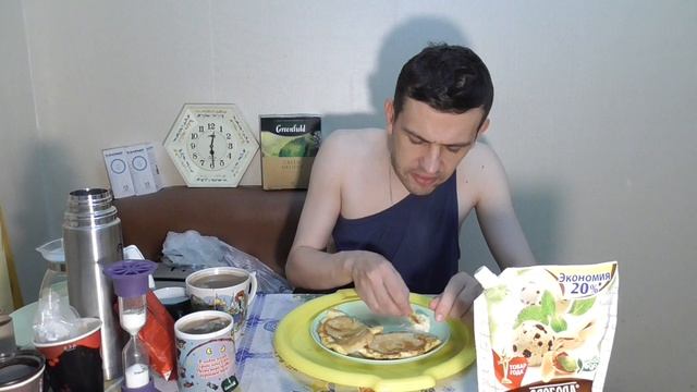 ОБЖОР! ГРЕНКИ С КУРИНЫМИ ЯИЧКАМИ! Чай Greenfield "Green Melissa" Вдохновленный природой с халвой
